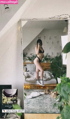 Leonie Busse [ leonie-busse ] - The things me & @greedygrovegg did to each other should be