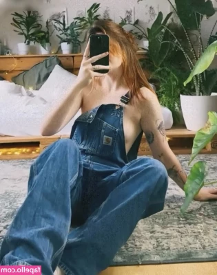 Leonie Busse [ leonie-busse ] - Sorry I broke my phone when the tripod tipped but should I get back
