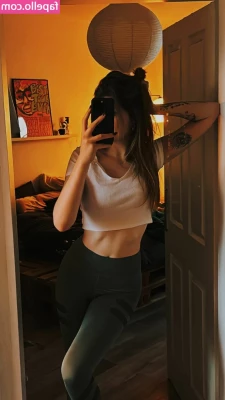 Leonie Busse [ leonie-busse ] - The good morning load  Needed a mouth to help me out