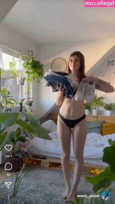 Leonie Busse [ leonie-busse ] - Swipe to see the action and how deep and wet I can get
