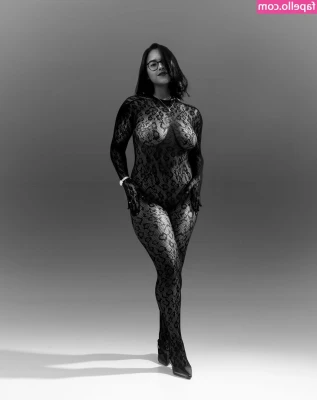 elly_g [ elly-g ] - I hope you had a great weekend!! 🖤🤍🖤