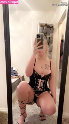 Diamond Dyer [ diamond-dyer ] - CREAM WITH MY COFFEE  Woke up to coffee, kisses, and a couple ass