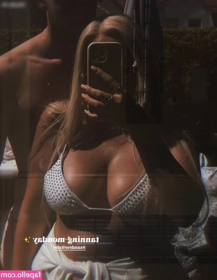 Michelle Daniaux [ michelle-daniaux ] - just something to help tease ya