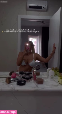 Michelle Daniaux [ michelle-daniaux ] - Anyone want to help me get a Harry Potter wand for my birthday