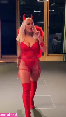 Michelle Daniaux [ michelle-daniaux ] - Attempted to take some middle of the road photos today 😅 can you