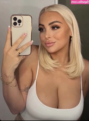Michelle Daniaux [ michelle-daniaux ] - How long would u fuck me for