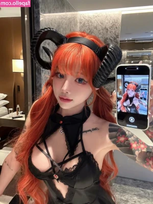 하은하 2.h.e.1 [ 2-h-e-1 ] - happy hump day 😝🔥 give me some content ideas you wanna see !!!