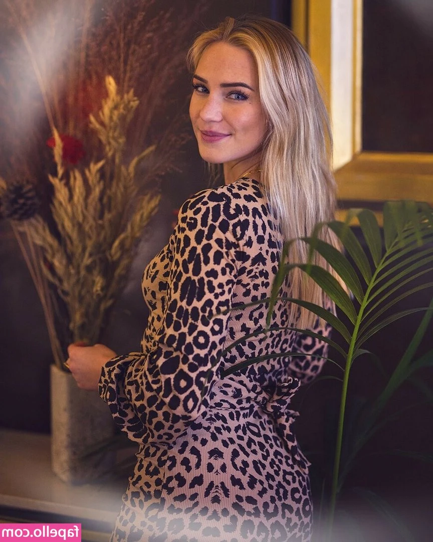 Eva Mikulski [ eva-mikulski ] - I like waking you up with some bomb ass head. Promise to cum down my
