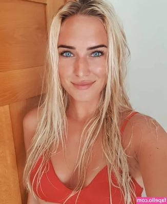Eva Mikulski [ eva-mikulski ] - Nice and close 😉