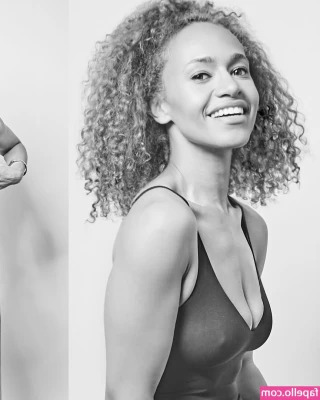 Cara Ricketts [ cara-ricketts ] - 🇬🇧 Backstage video with my friend photographer Khersan 💞 