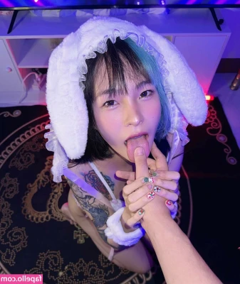 baby_bee999 [ baby-bee999 ] - Who saw this LIVE? 😈