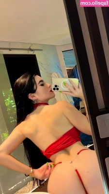 Nadia Palik [ nadia-palik ] - Someone took for me this pics and video 😅  I was just trying to