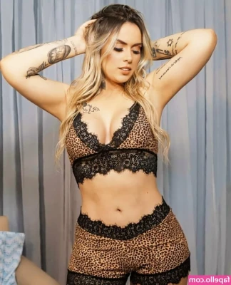 Tal Loira [ tal-loira ] - Welcome to our apartment, where Annie's tight, curvy little body