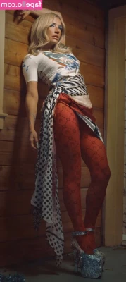Kesha - Do you love how tiny this bikini is? 🤤
