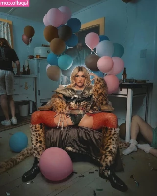 Kesha - I dream about fucking my pussy to you send me a pic for reference
