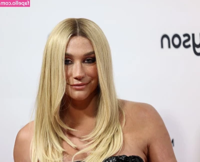Kesha - It s tournament weekend  Who s gonna sneak into my hotel room