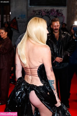 Kesha - Front or back
