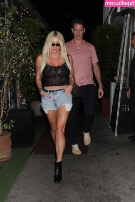 Kesha - BOY/GIRL (10:10) I was a naughty nanny 😏 He comes home and I