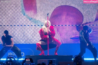 Kesha - I'll do my first lesson of motocross today