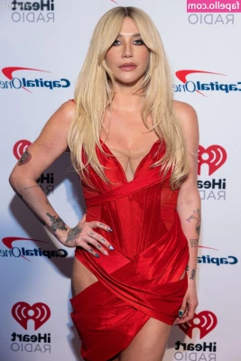 Kesha - Naughty is the new black😈