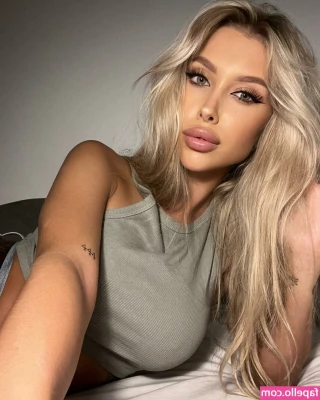 _sandrabieniek [ sandrabieniek ] - You can bite it as much as you want 😈