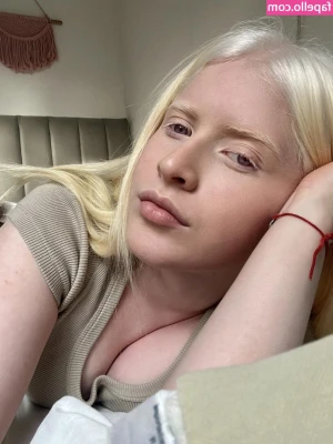 snowwhiteemma - ur internet gf <3