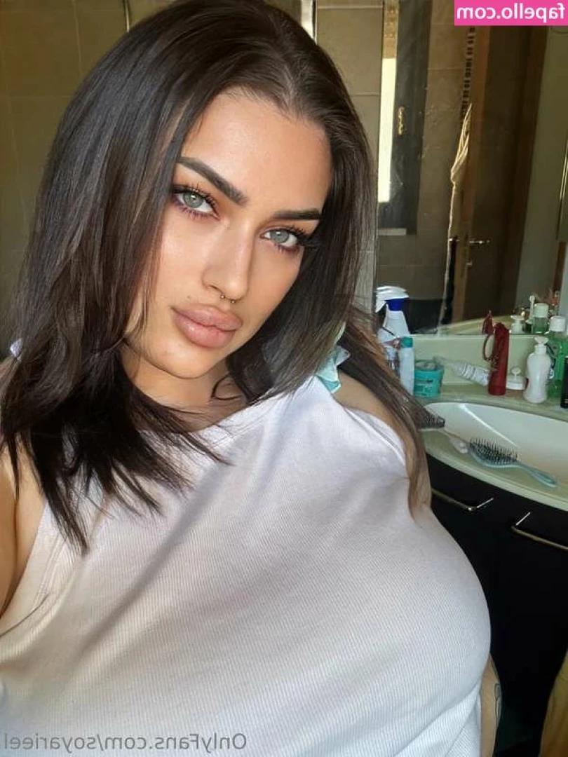 soyarieel - can't ever keep her in (`o´)!