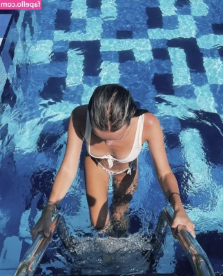 Hannahantonia - Pull her hair when YOU fuck her!! She loves