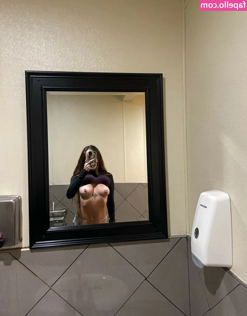 Juliadrew - Would you kiss my feet?