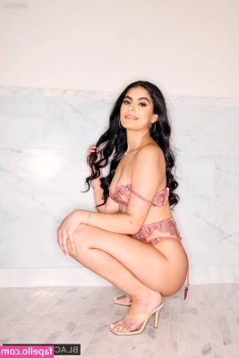 Angel Gostosa [ angel-gostosa ] - Only personally messaging my vip members so follow and chat w me 😝