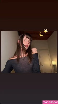 Lucy Mcfadin [ lucy-mcfadin ] - Showing off my pussy in mirror