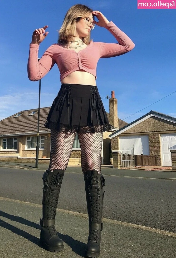 Grace Barnsley [ grace-barnsley ] - Have a booty-ful day! 🥰