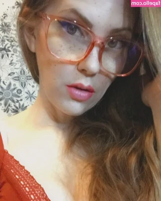 Ren Alloy [ ren-alloy ] - Fan request .. spying on me as I work in this position .. wait are