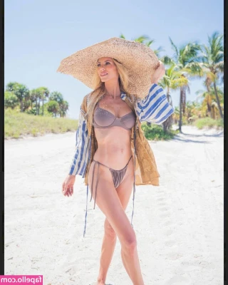 Nicole Neuman [ nicole-neuman ] - Who wants me to go live right now? At least 20 people tip 15$ and