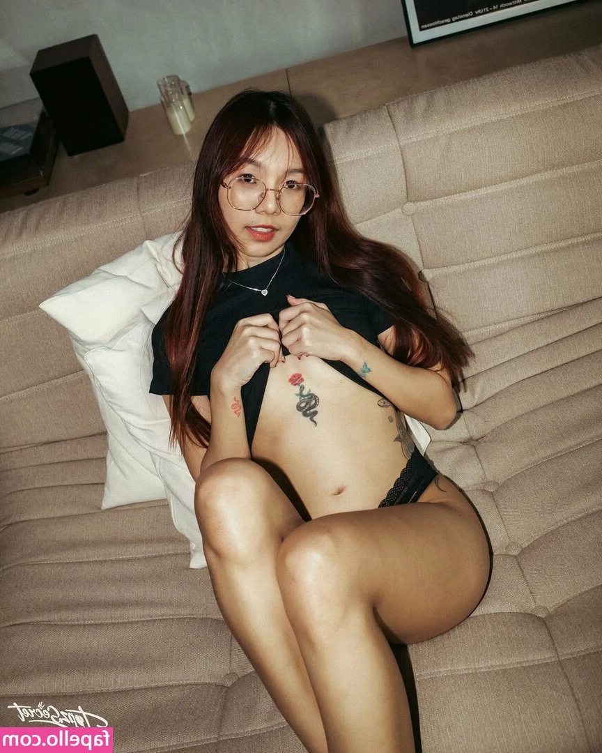 Pim Kamonchanok [ pim-kamonchanok ] - Don’t miss out this Sunday my first ever pegging video is going to