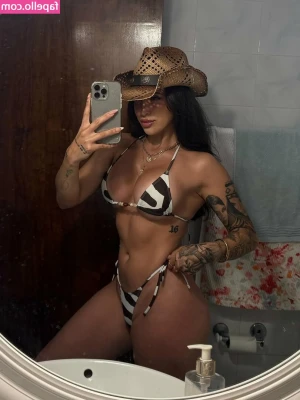 Prodigiouspaola - throwback thursday 😝 i was a little thiccccc here