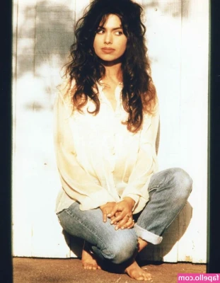 Susanna Hoffs [ susanna-hoffs ] - Have a good monday baby!!! 🍪💖💖💓💓