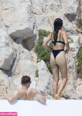 Shanina Shaik [ shanina-shaik ] - Tht ass looks so pretty on my
