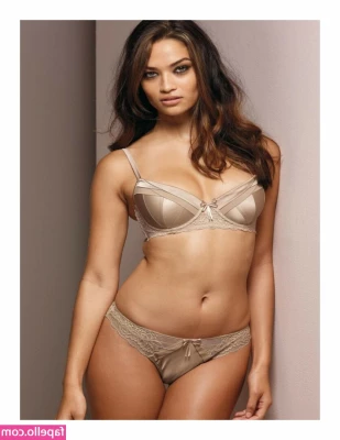 Shanina Shaik [ shanina-shaik ] - Got caught jerking off in my car at my apartment complex by my
