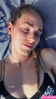 Clara Fernández [ clara-ferna-ndez ] - You trying to chill