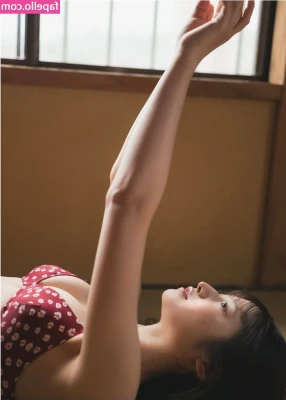 Kaiga Kotori [ kaiga-kotori ] - I am very excited and I want a gentle caress. I want to be undressed