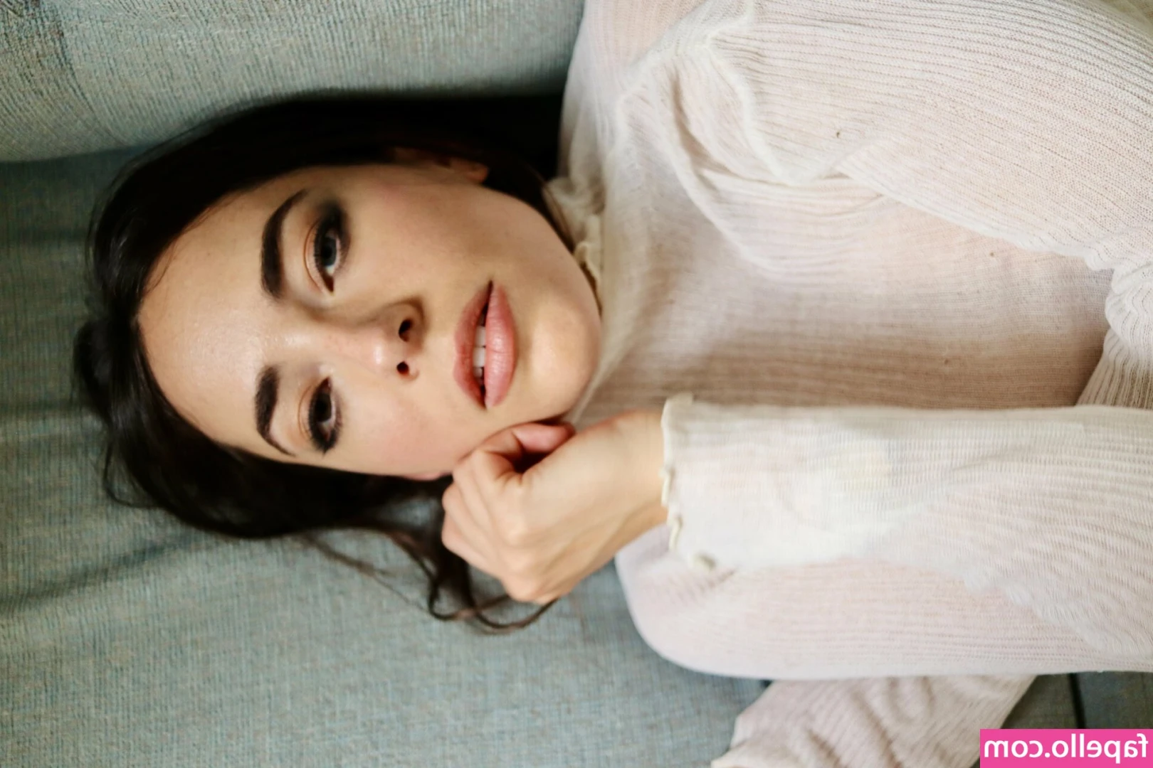 Mariel Molino [ mariel-molino ] - Stuck in the tub