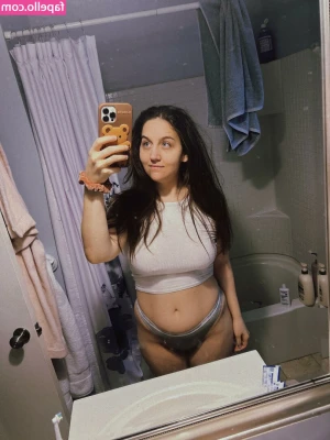 Ellesquishy Mylittlepage [ ellesquishy-mylittlepage-5 ] - Check out my 🦇 bath bomb tonight ~ with some pics of me in the tub