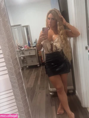 katethegreat_official [ katethegreat-official ] - Hola llegue del after borracha y me pinto esa perdón cuando vuelva
