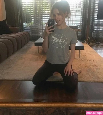 Anna Kendrick [ anna-kendrick ] - Go ahead…put your hands on it! 😋