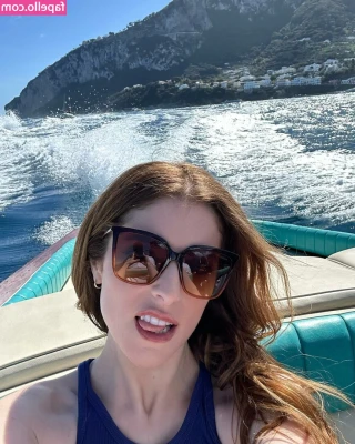 Anna Kendrick [ anna-kendrick ] - Don’t mind the mess 😩