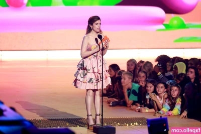 Anna Kendrick [ anna-kendrick ] - Something for the natural Big Boob lovers, Udder Delight is in your