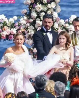 Anna Kendrick [ anna-kendrick ] - Bouncing that ass like a pro before he grabs my cheeks and stretches