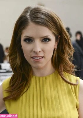 Anna Kendrick [ anna-kendrick ] - Still have a bit of a tan line… good morning everyone! 😘
