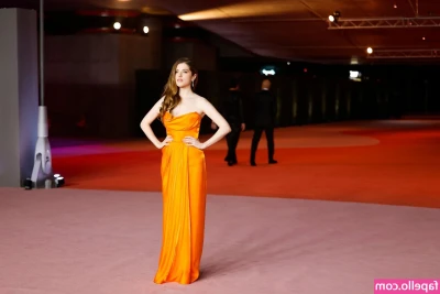 Anna Kendrick [ anna-kendrick ] - My toes , u putting them in your mouth?